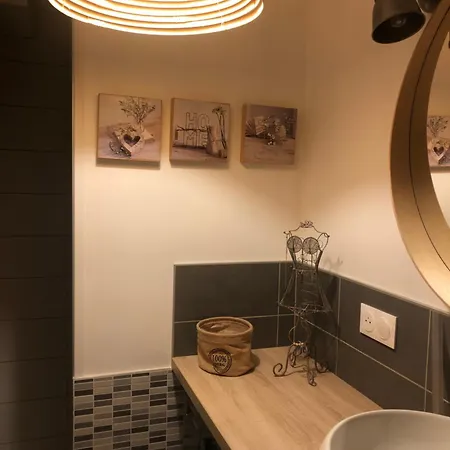 T2 Avec Piscine, Jardin, Clim Et Parking