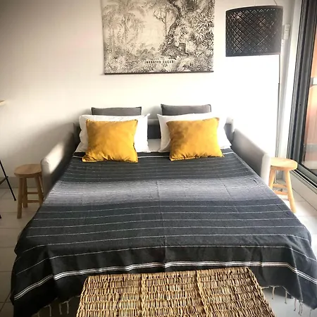 Apartment T2 Avec Piscine, Jardin, Clim Et Parking *